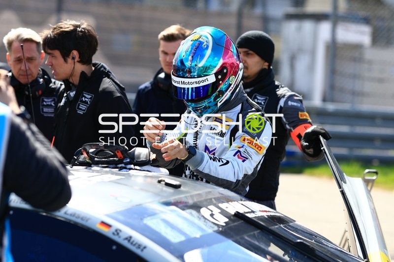Boxenstopp beim 24h Nürburgring Qualifying