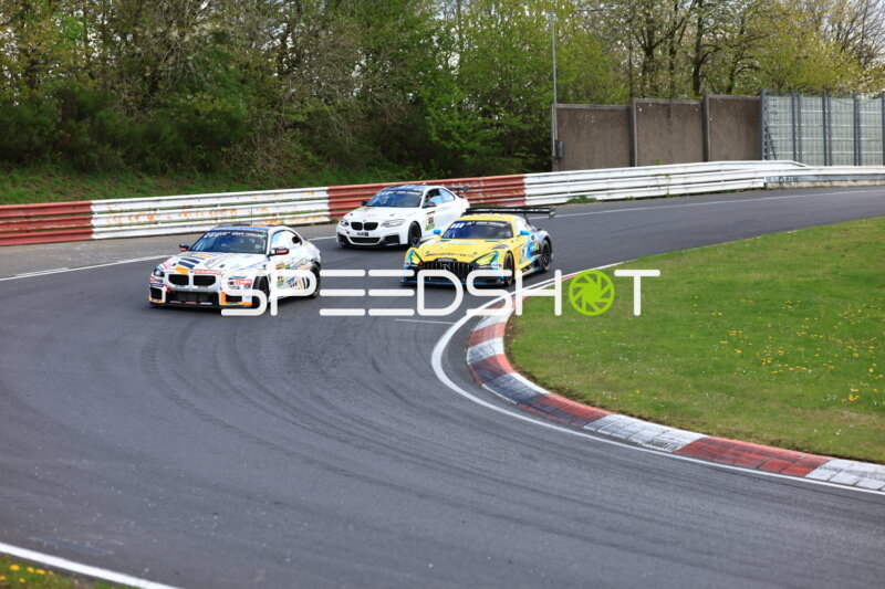 Spannende Kurvenfahrt beim 24h Nürburgring Qualifying