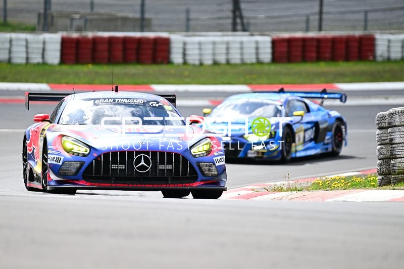 Spannendes Duell beim ADAC RAVENOL 24h Nürburgring Qualifiers