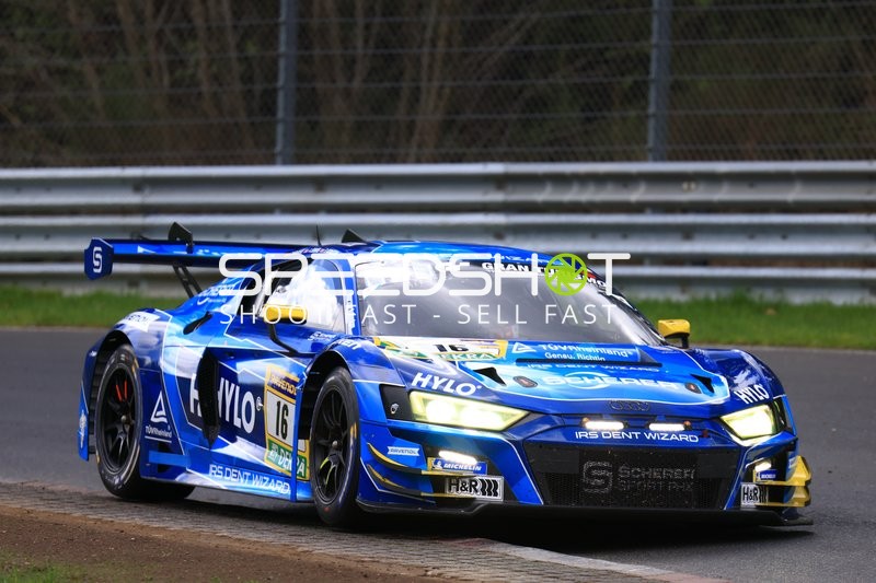 Scherer Sport PHX Audi R8 LMS auf der Rennstrecke