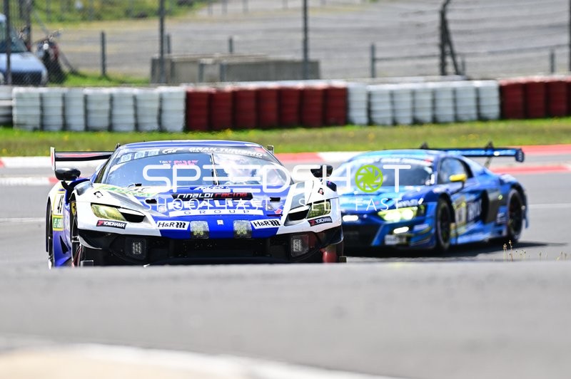 Spannendes Duell beim ADAC RAVENOL 24h Nürburgring Qualifiers