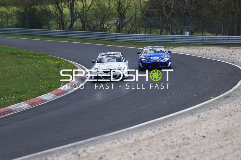 Spannendes Duell auf dem Nürburgring