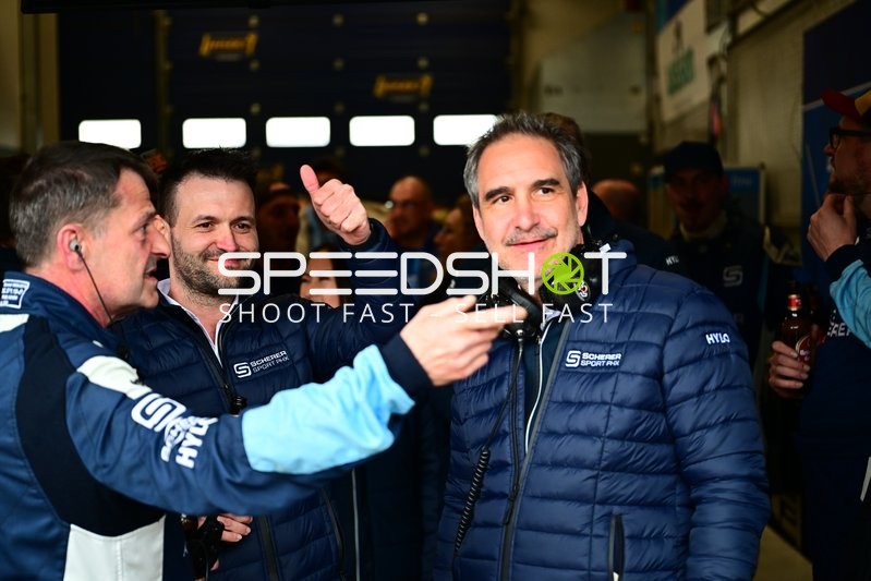 Scherer Sport PHX Team in der Boxengasse