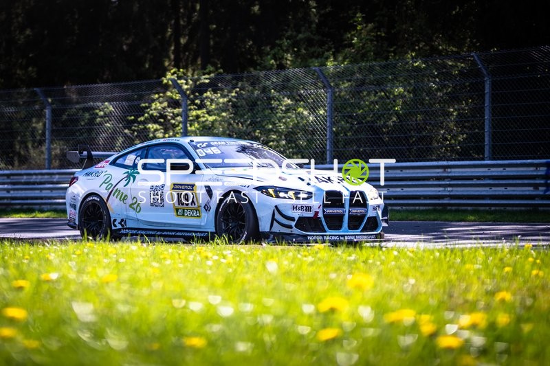 Rennfahrzeug beim ADAC RAVENOL 24h Nürburgring Qualifiers