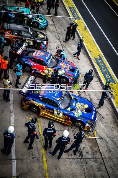 Boxenstopp beim 24h Nürburgring Qualifying