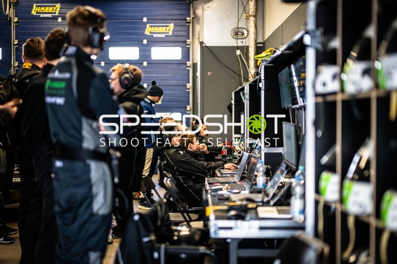 Boxencrew bei 24h Nürburgring Qualifiers