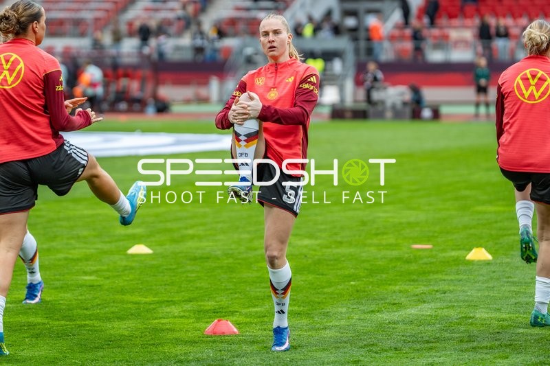 Spielerinnen beim Aufwärmen