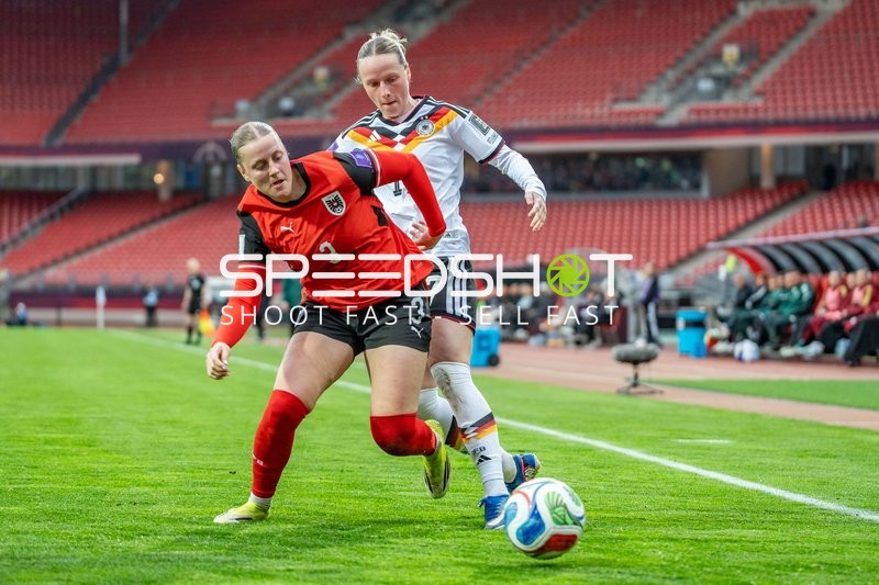 Zweikampf am Spielfeldrand