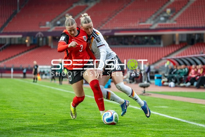 Zweikampf am Spielfeldrand