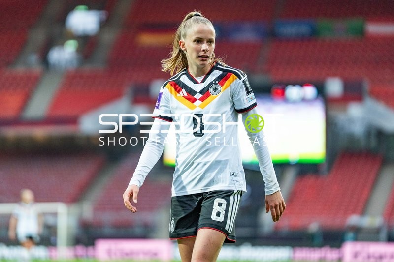 Spielerin von 8; Unbekannt in Aktion