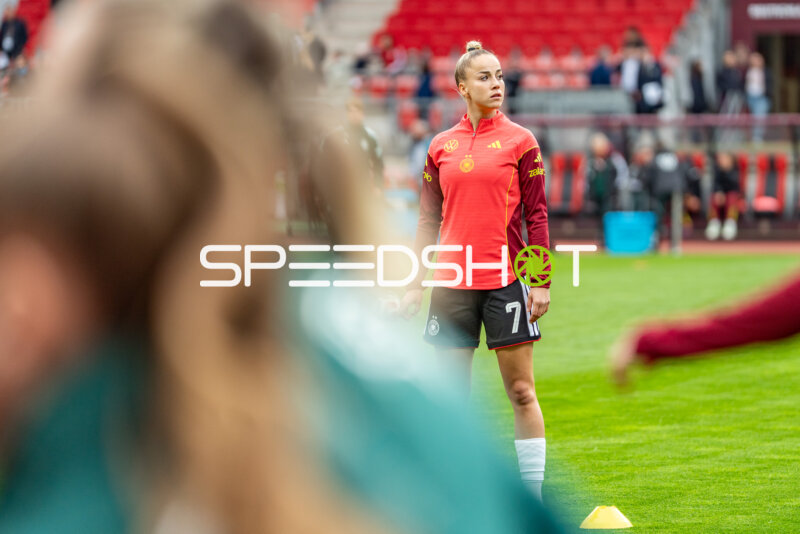 Spielerin mit Nummer 7