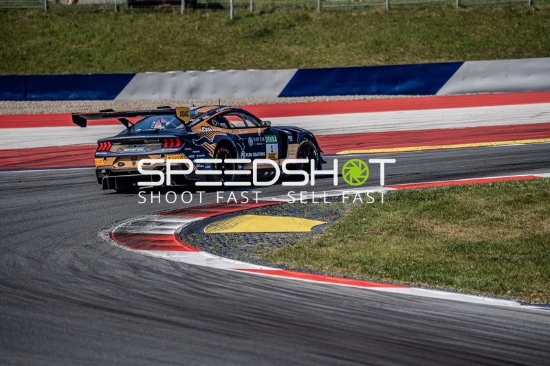 Rennwagen von Haupt Racing Team am Red-Bull Ring