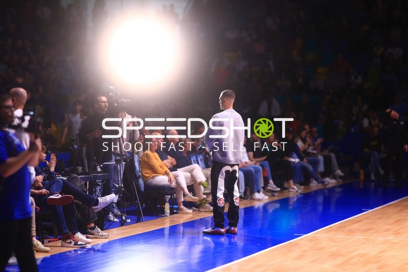 Szene mit Anton Nufer (20; Alba Berlin) am Spielfeldrand