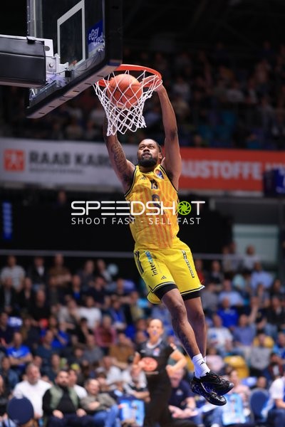 Dunk von Jwan Roberts (13; Alba Berlin)