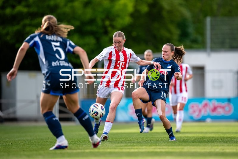Zweikampf im Dietmar-Hopp Stadion