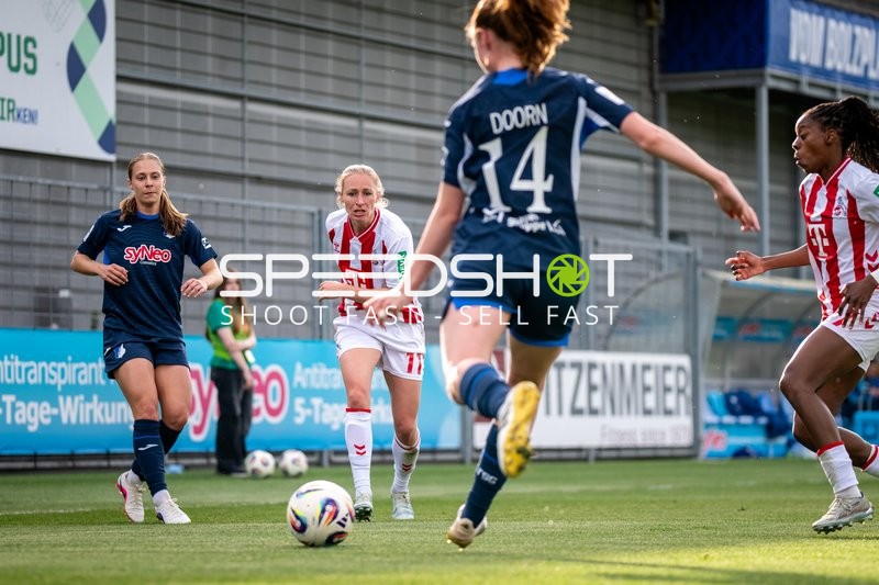 Zweikampf im Dietmar-Hopp Stadion