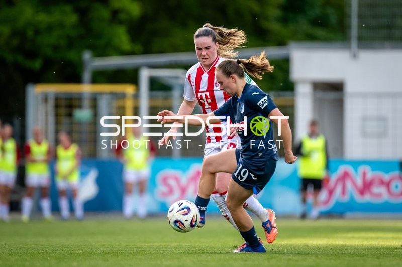 Zweikampf um den Ball