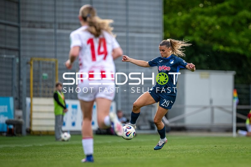 Spielszene im Dietmar-Hopp Stadion