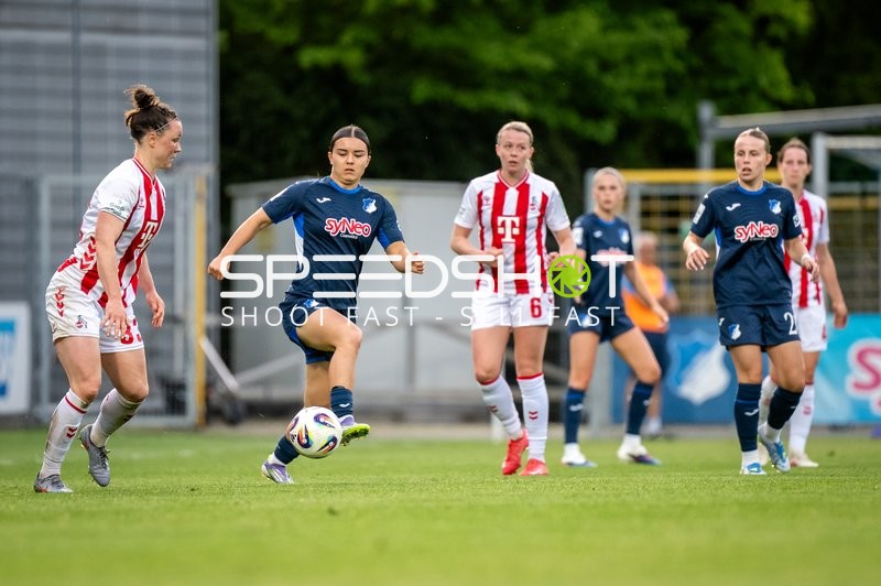 Spielszene im Dietmar-Hopp Stadion