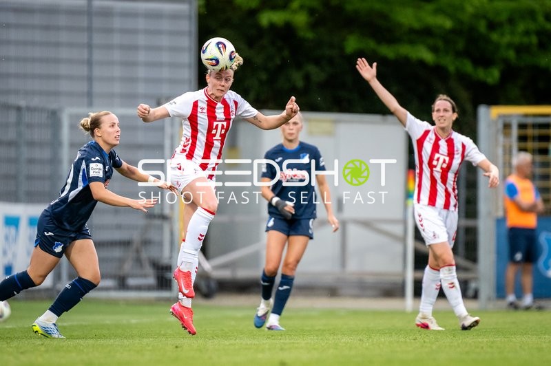 Zweikampf im Dietmar-Hopp Stadion