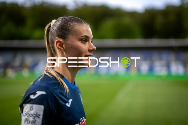 Spielerin im Dietmar-Hopp Stadion