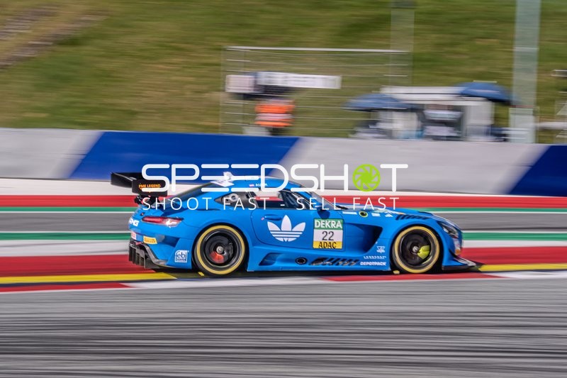 Startnummer 22 auf der Rennstrecke in Spielberg