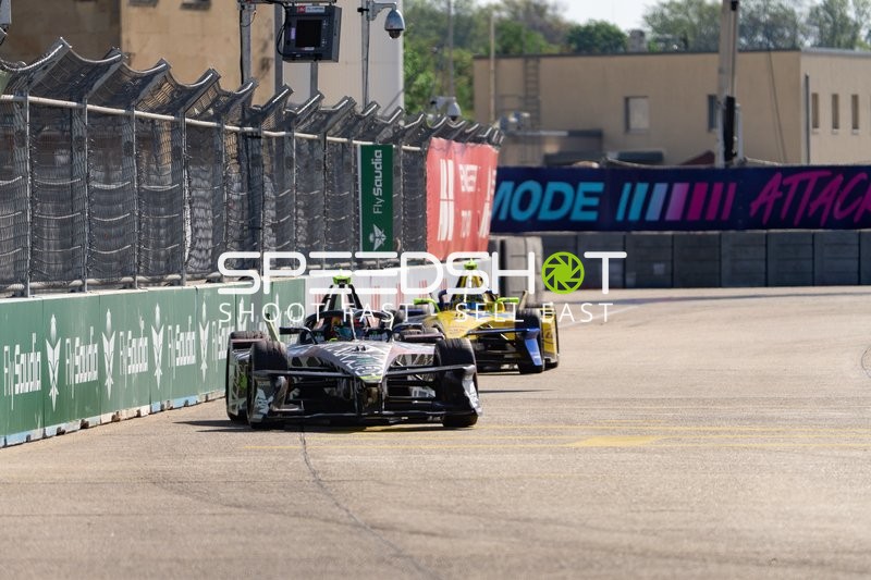 Spannende Formel E Rennen am Flughafen Tempelhof