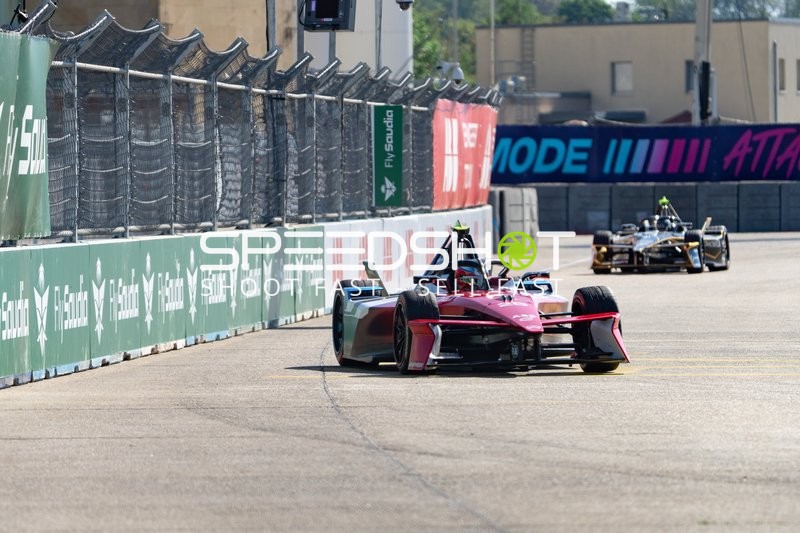 Spannende Formel E Aktion am Flughafen Tempelhof