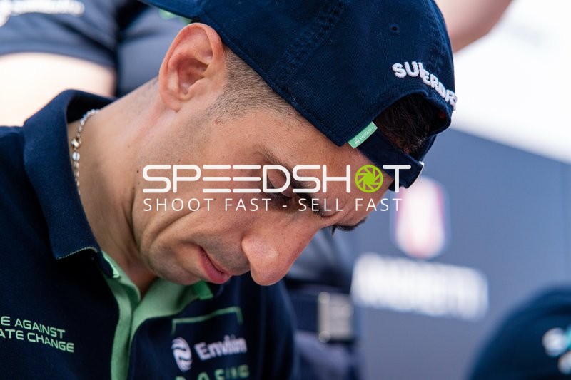 Fahrer mit Superdry-Cap beim Berlin E-Prix