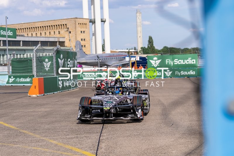 Spannende Rennsituation beim Berlin E-Prix
