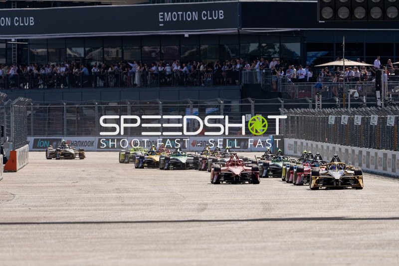 Spannender Start beim Hankook Berlin E-Prix