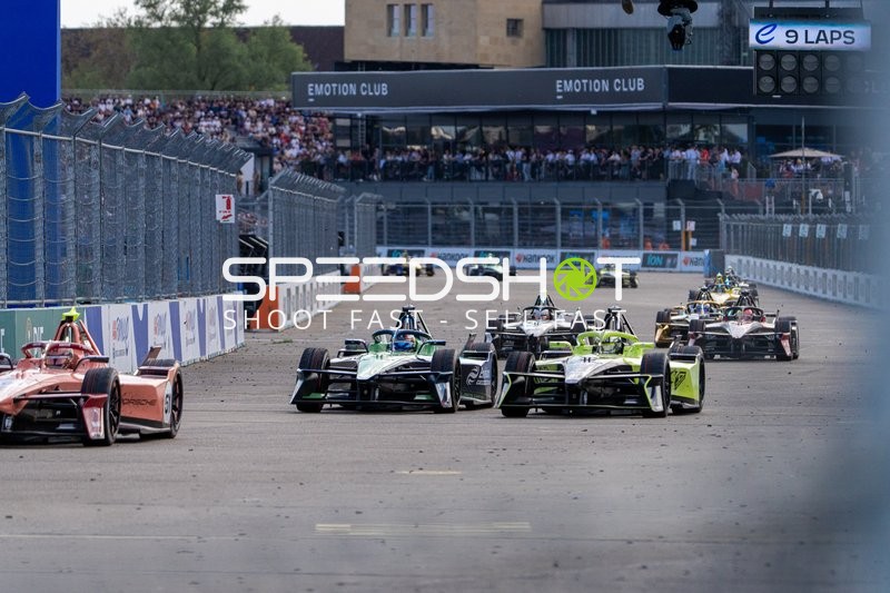 Spannender Rennstart beim Berlin E-Prix