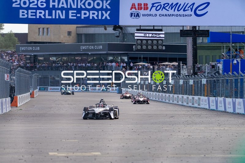 Spannende Rennsituation beim Berlin E-Prix