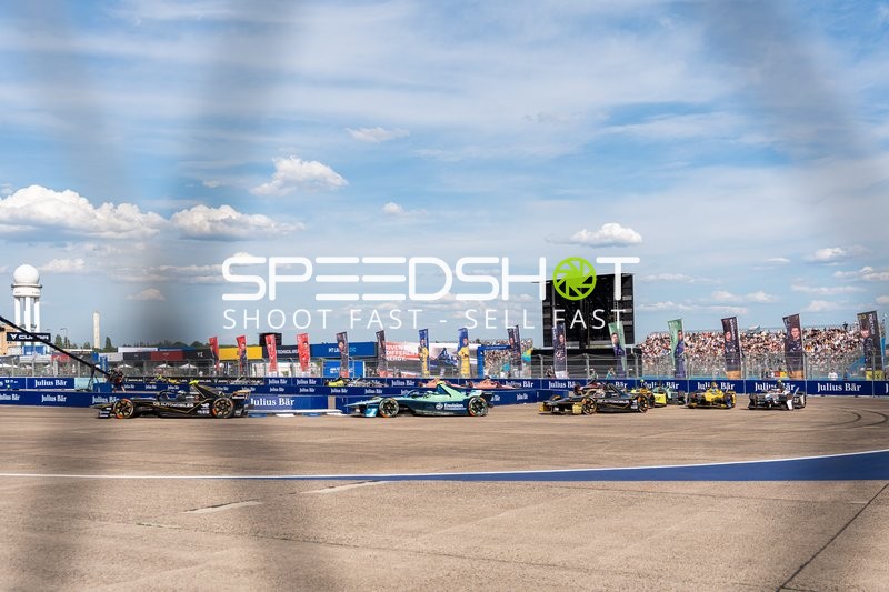 Spannende Rennszenen beim Hankook Berlin E-Prix