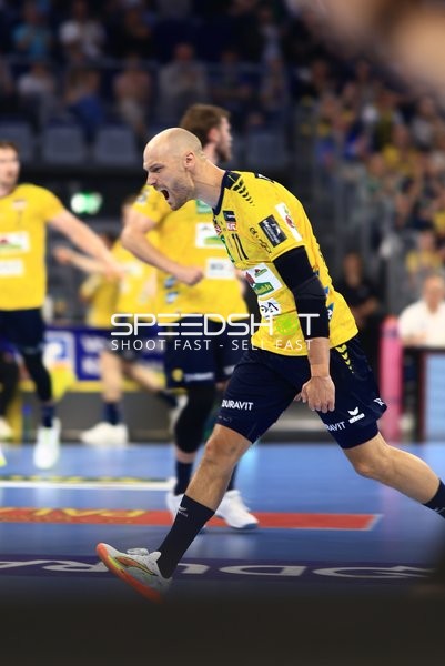 Lukas Sandell (#11, Rhein Neckar Löwen) im Spieleinsatz gegen MT Melsungen