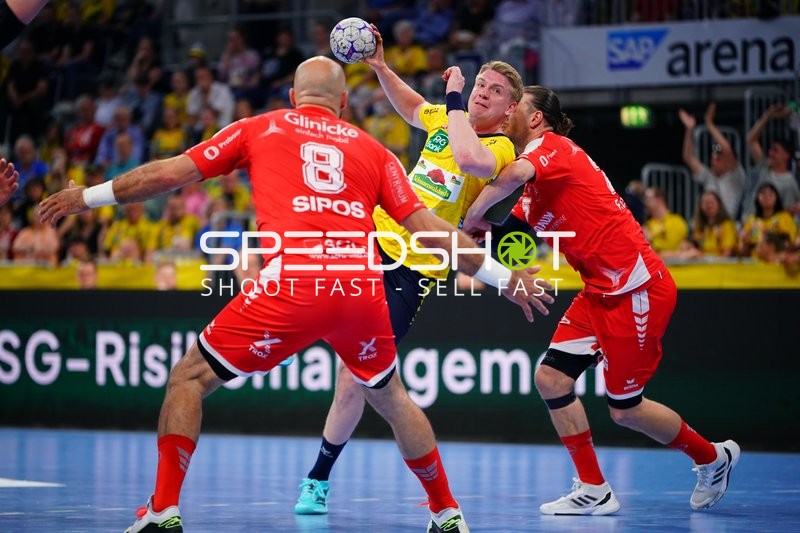 Haukur Thrastarson (#25, Rhein Neckar Löwen) gegen Adrián Sipos (#8, MT Melsungen)