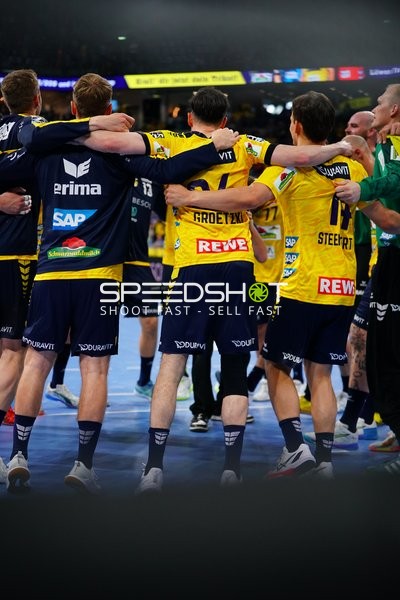 Szene mit Patrick Groetzki (24; Rhein Neckar Löwen) und Teamkollegen
