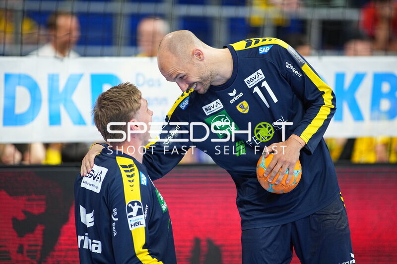 Szene mit Lukas Sandell (11; Rhein Neckar Löwen) und Teamkollege, Edwin Aspenbäck #78