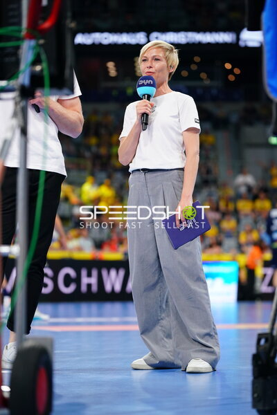 Moderation und Trainer in der SAP Arena