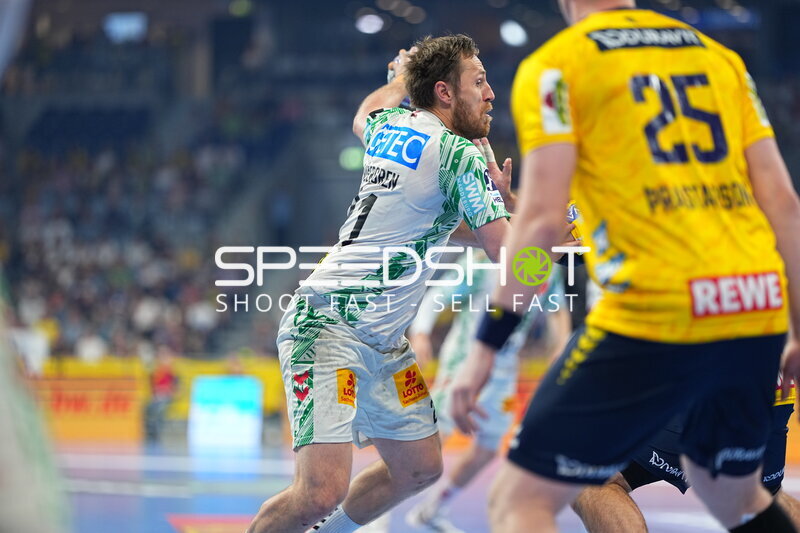Albin Lagergren (SC Magdeburg) #21 im Angriff gegen Rhein Neckar Löwen in der SAP Arena
