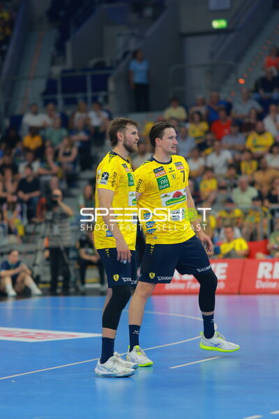 Steven Plucnar Jacobsen und Robert Timmermeister (Rhein Neckar Löwen) in der SAP Arena