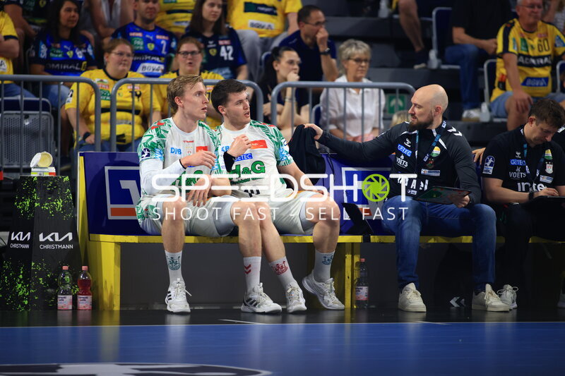 Gisli Thorgeir Kristjansson (SC Magdeburg) auf der Auswechselbank in der SAP Arena