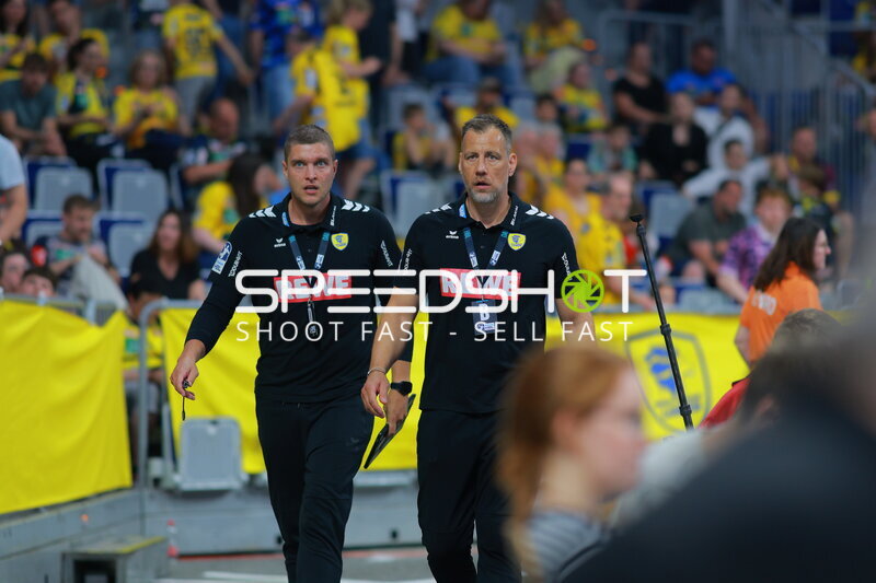 Maik Machulla und Michel Abt (Rhein Neckar Löwen) an der Seitenlinie