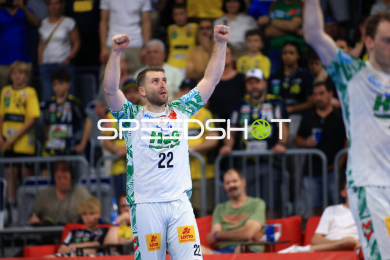 Lukas Mertens (#36; SC Magdeburg) jubelt in der SAP Arena