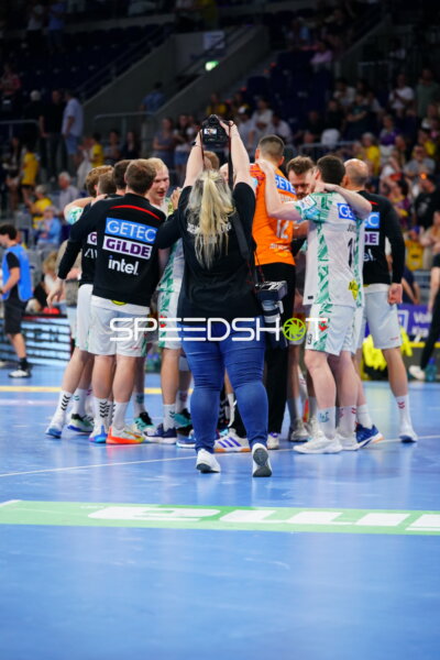 SC Magdeburg Mannschaftskreis in der SAP Arena