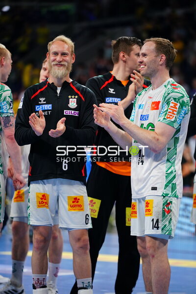 Matthias Musche (#6; SC Magdeburg) und Omar Ingi Magnusson (#14; SC Magdeburg) applaudieren