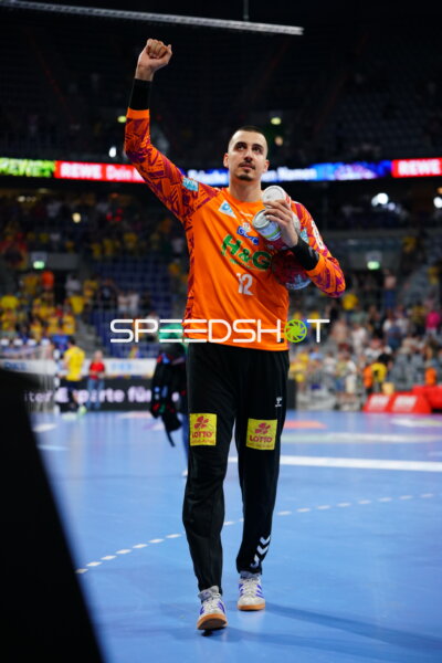 Matej Mandić (#12; SC Magdeburg) jubelt in der SAP Arena