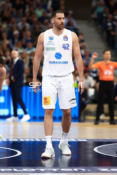 Nikola Djurisic (42; Syntainics MBC) auf dem Spielfeld