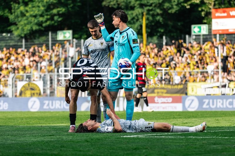 Verletzter Spieler am Boden