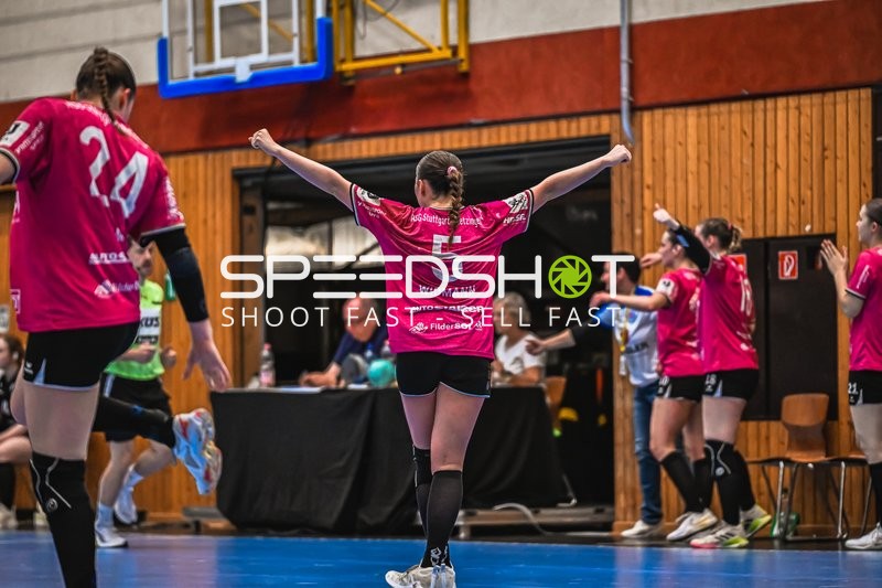 Szene mit Leana Heim (24; HSG Stuttgart/Metzingen) und Ida Widmann (5; HSG Stuttgart/Metzingen)